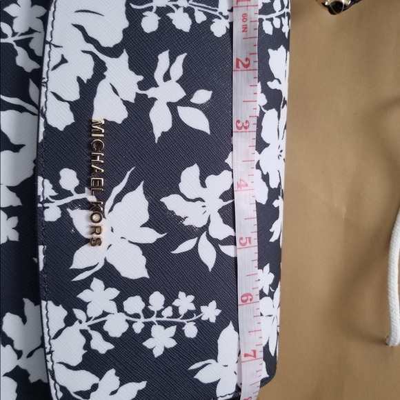 ❤️Michael Kors crossby NEW❤️ Final Price - Picture 6 of 9